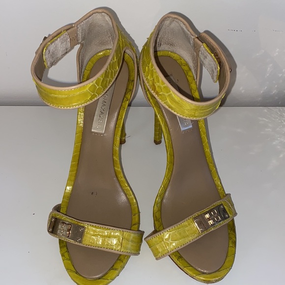 Bcbg heels - Picture 3 of 4